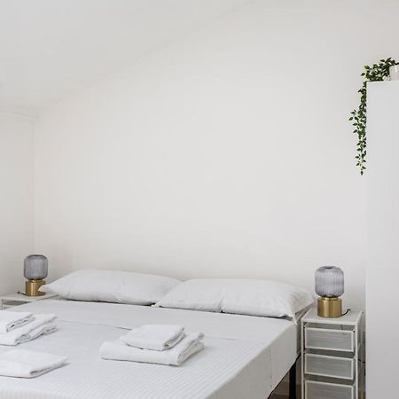 Studio Apt - Duomo 6 Apartment Milan Luaran gambar